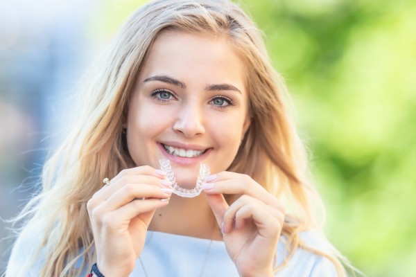 INVISALIGN POUR ADOLESCENTS (INVISALIGN FIRST)